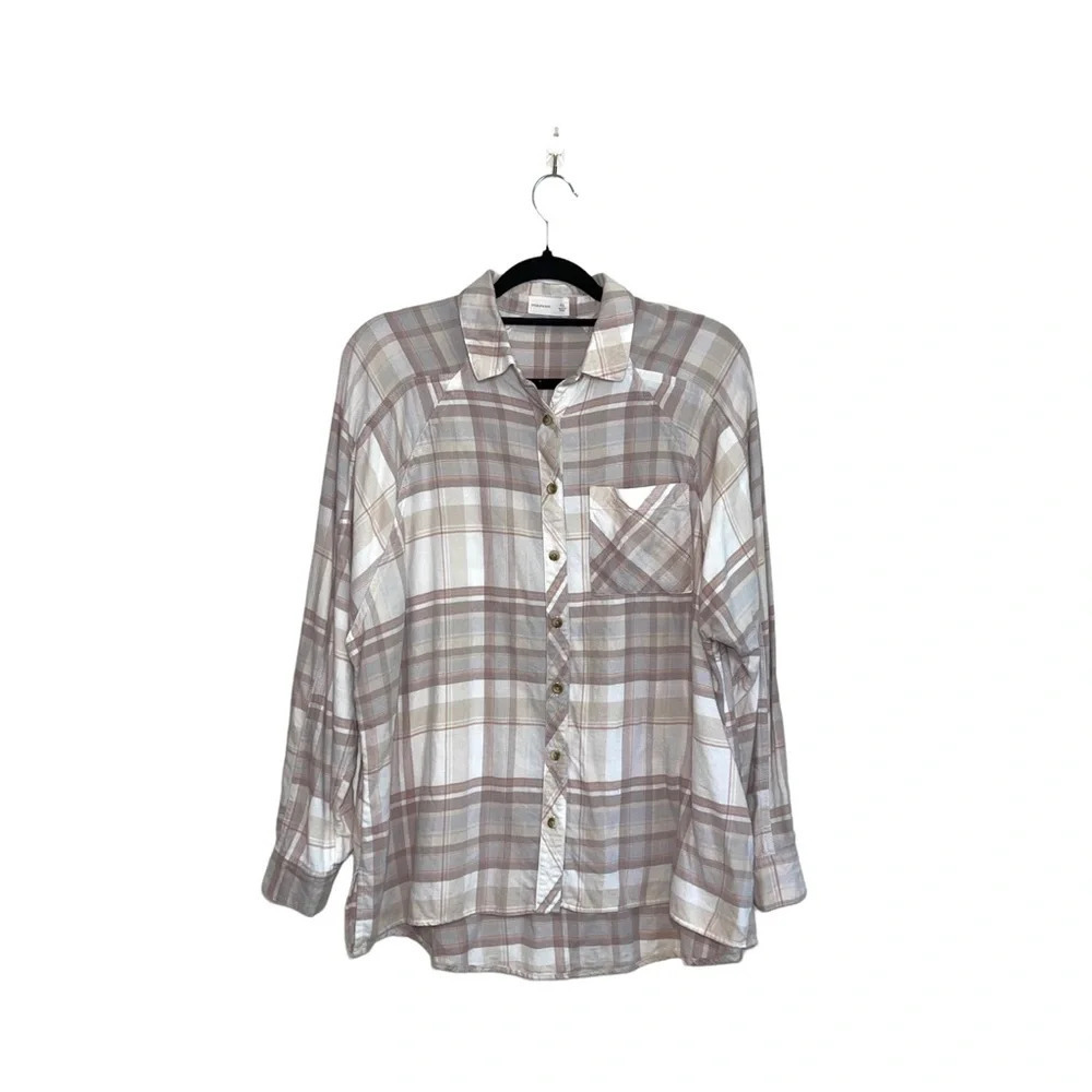 Maurices Cream & White Oversized Button Down Plaid Shirt Xsmall Women’s
